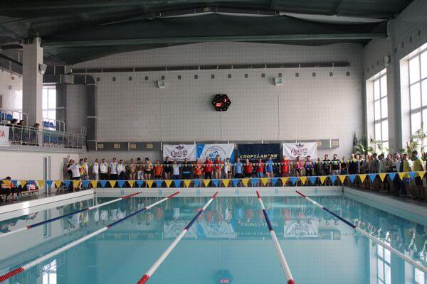 «Опілля» допомогло: V відкритий чемпіонат Тернополя та області з плавання став справжнім святом на воді